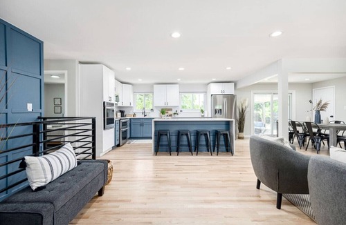 Littleton House | Luxurious Sunset Retreat w/Private Spa Patio