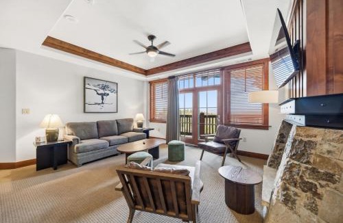 Peak 8 Apartment | Luxury 2-Bedroom Resort Suite at One Ski Hill Place Breckenridge with Mountain Views and Resort Ameneties