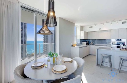 Hollywood South Central Beach Apartment | Luxury 2Br| Front Ocean| Bay View| Amazing Pools