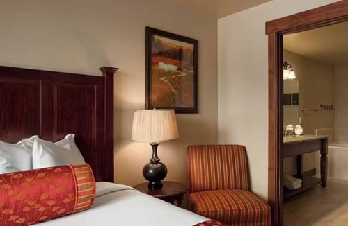 Breckenridge Resort | Luxury 2BR-Sleeps 8! Near Gondola and Hiking-Hot Tubs, Spa, A/C-June 2027