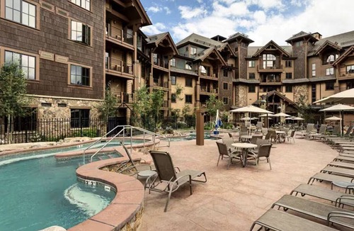 Breckenridge Resort | Luxury 2BR-Sleeps 8! Near Gondola and Hiking-Hot Tubs, Spa, A/C-June 2027