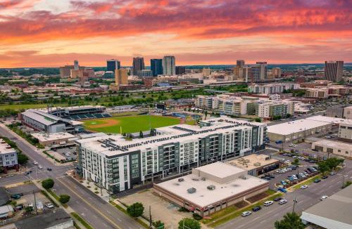 Five Points South Apartment | Luxury 2BR Steps from Railroad Park