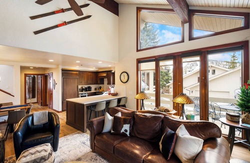 Deer Valley House | Luxury 3 BR Deer Valley Townhome - 5 Min Walk to Slopes, Family & Pet Friendly
