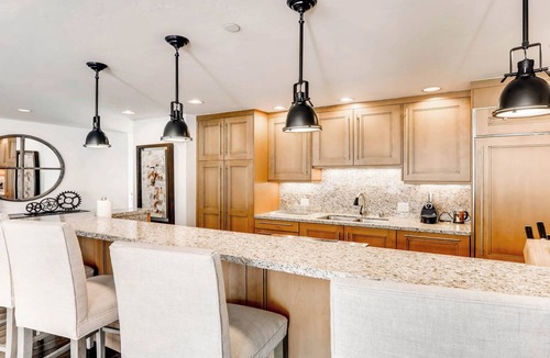 Vail Condo | Luxury 3BR Flexible Sleeping Sophisticated Vail Mountain Retreat