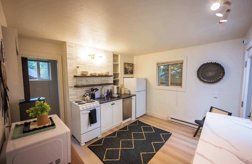 Crested Butte South House | Luxury 4BR Riverfront Home with Hot Tub Near Ski
