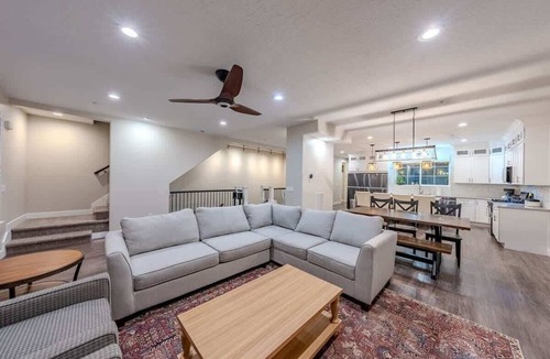 Pleasant Grove Condo | Luxury 4BR Townhome | Pet-Friendly | Waffles too!