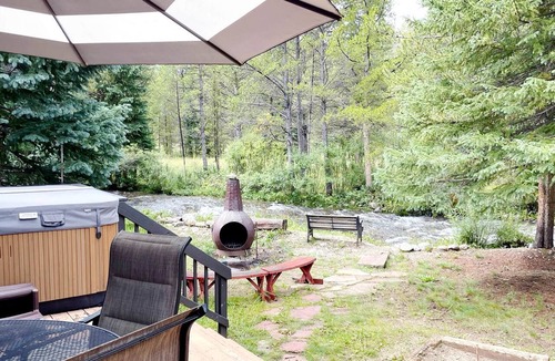 Blue River Cabin | Luxury A-Frame with Hot Tub for Dreamy Vacations in Colorado