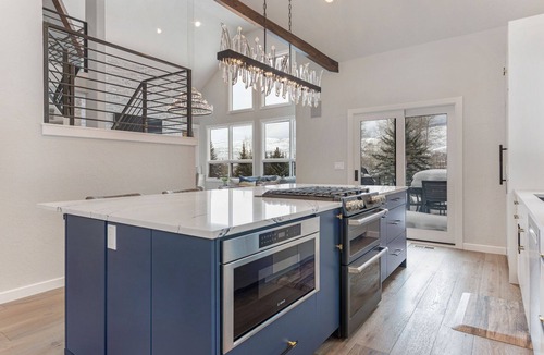 Edwards House | Luxury Arrowhead Home with A/C - Private Hot Tub, Game Room, Beautifully Remodeled