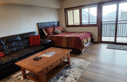Peak 9 Condo | Luxury Breckenridge Condo Walk to Town Heated Pool & Hot Tubs