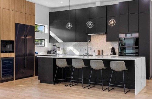 Boynton Beach House | Luxury coastal retreat with heated pool, rooftop views, and spacious en-suite bedrooms—perfect for relaxing, entertaining, and enjoying Boynton Beach in style 🌴