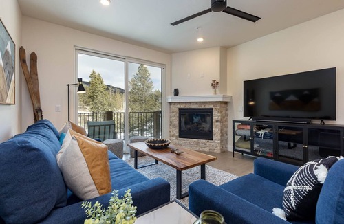 Lakeside Village Condo | Luxury Condo, Hot Tub, Balcony, Shuttle to Ski Slopes