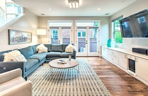 Washington Park West House | Luxury Denver Home w/ Outdoor Oasis & Hot Tub