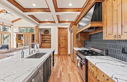 Manitou Springs House | Luxury Gated Mountain Retreat | 5BR in Manitou Springs | Garden of the Gods