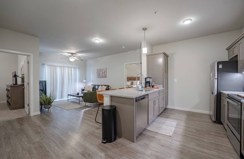 Springfield Apartment | Luxury Gated Stay/Resort Amenities/Near Mercy