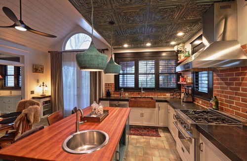 Capitol Hill House | Luxury Historic Downtown Home + Hot Tub + 3GB Fiber Wi-Fi