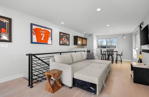 Sloan Lake House | Luxury Home, 0.7 miles from Mile High! Sleeps 10