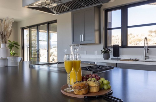 Park City House | Luxury Home- Minutes from Park City- Family Friendly, Views, Sleeps 16, Spa