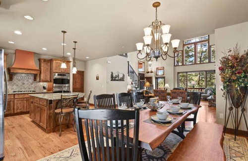 Woodland Park House | Luxury Mountain Estate | Hot Tub | Wood Burning Fireplace | Game Room