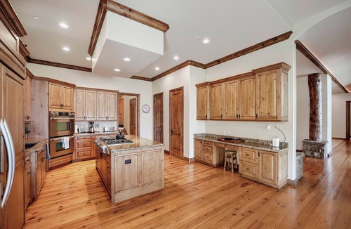 Edwards House | 🌄 Luxury Mountain Retreat on 5 Acres | 5 Bed + 6 Bath | Expansive Views