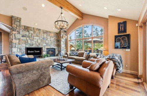 The Highlands House | Luxury Mtn Retreat - Ski Golf Hike - Sleeps 10