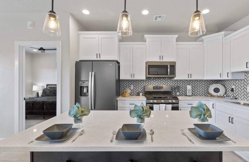 Hurricane House | Luxury Poolside Retreats Near Zion l Private Pools