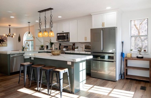 Cottonwood Heights House | Luxury Retreat Sleeps 15. Game Room, Massage Chair, 2 Living Rooms.