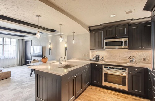 Avon Resort | Luxury Ritz Carlton 1BR Residence - Ski-in/out & Private Laundry