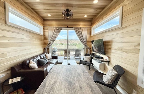 Escalante House | Luxury Tiny Home Near Grand Staircase Utah
