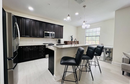 Biggar House | Luxury Townhome - Coveted Paseo Resort - Semiprivate Pool/Spa/15min to Airport