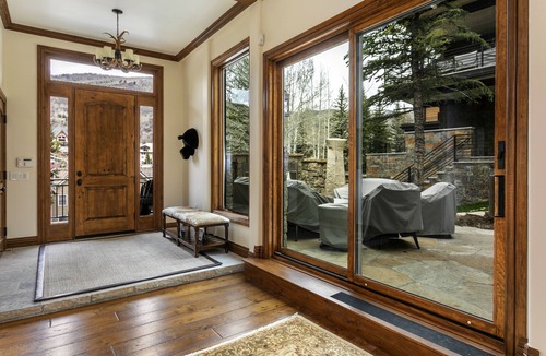 Vail House | Luxury Vail Retreat | Walk to Lionshead Gondola | Hot Tub & Fire Pit