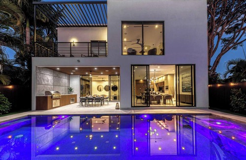 Victoria Park House | LVS Villa Enclave- Brand New Luxe Las Olas Beach Villa