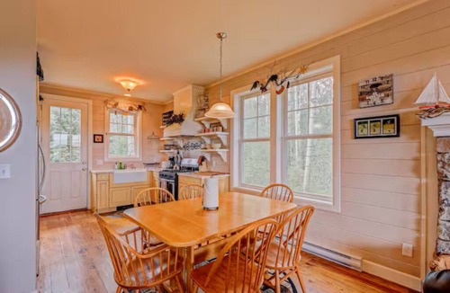Warm Springs House | Magical Cabin Getaway at Moose Crossing