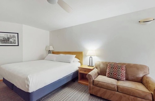 West End Cabin | Main St. gem - pool & hot tub - walk to lifts, dog-friendly, private balcony