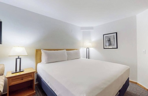 West End Cabin | Main Street gem - pool & hot tub - walk to lifts, dog-friendly, second floor