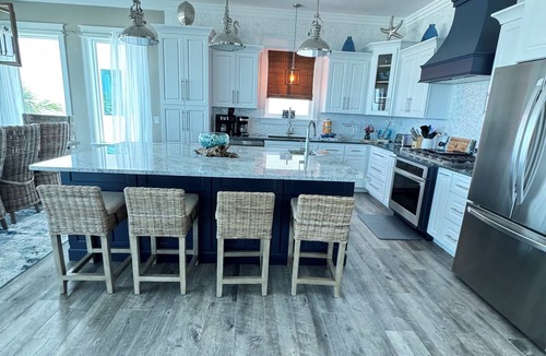 Bahama Beach House | Make Your Mark II Private Gulf Front Home/Pool/Tiki Bar/7 bed/9 bath/Game Room