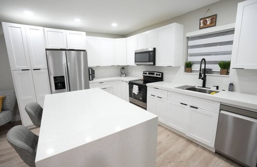Hialeah House | Mango Tree House