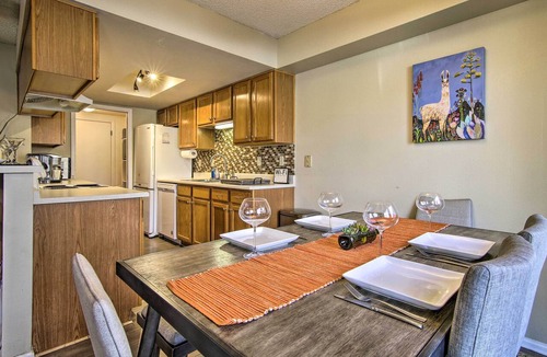 Manitou Springs Condo | Manitou Springs Escape w/A/C & Private Deck!