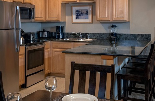 Peak 9 Cabin | MARCH 7-14 LAST MINUTE Breckinridge,CO Ski-in/Ski-out Grand Timber 2 BR Sleeps 8