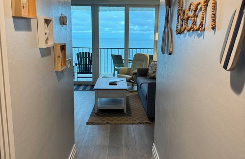Marco Island Condo | Marco Island 10th Floor Condo - Captivating Penthouse Beach Views!