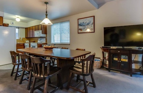 Cottonwood Heights House | Marvelous Cottonwood 2 bedroom 2 bath Fully Furnished 2 car gar. Short Term