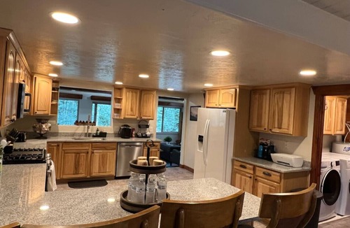 Steam Engine Meadows Cabin | Massive Family Cabin | Ski in Ski Out + Games
