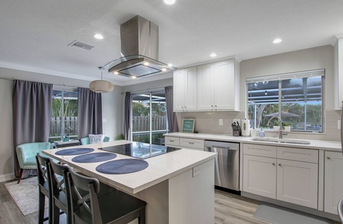 Waterway Manor House | Merritt Island Getaway Spacious 5-bedroom house in with AC, WiFi