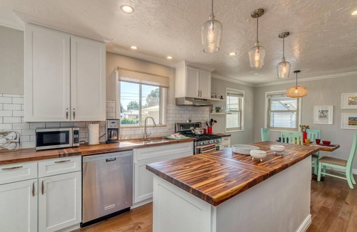 Fruita House | Mesa Manor: Comfortable & Modern Family Retreat