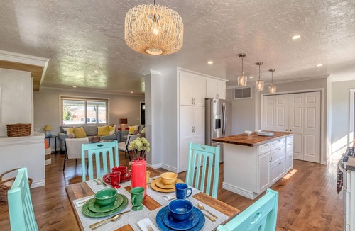 Fruita House | Mesa Manor: Comfortable & Modern Family Retreat