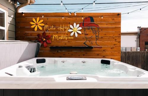 Barths House | Mid-Century Gem 3BR Hot Tub Close to Denver