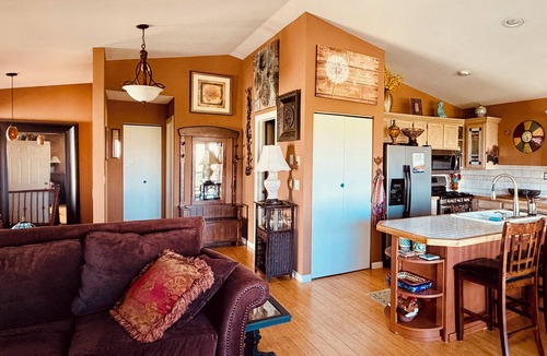 The Ridges House | Million Dollar View, seasonal pool, close activities w/in 2-5 miles. Yes, pets!