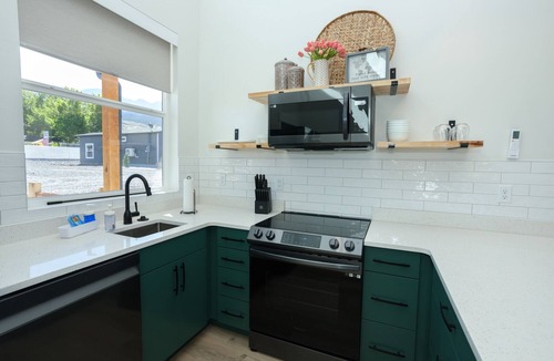 Monroe Cottage | Mini Cottage Rentals, Serviceberry Cottage. Monroe UT