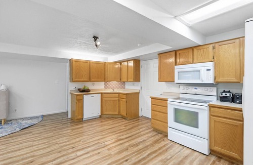 Spanish Fork House | Mini-farm with separate yard in Spanish Fork, extended driveway for toys!