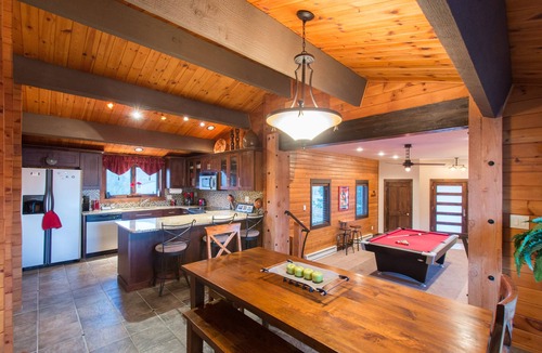 Willow Grove House | Minutes to Ski, Fly Fish on the Property, Beat the Heat or See Fall Leaves!