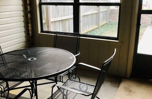 Pawhuska Apartment | MJ’S BUNKHOUSE #3-2 BLOCKS TO DOWNTOWN